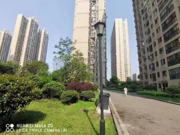 长沙市岳麓区顶级学位法拍房 市政府钰龙天下佳园精装法拍房