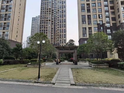 ​岳麓区天麓小区法拍房  长沙天麓小区精装法拍房