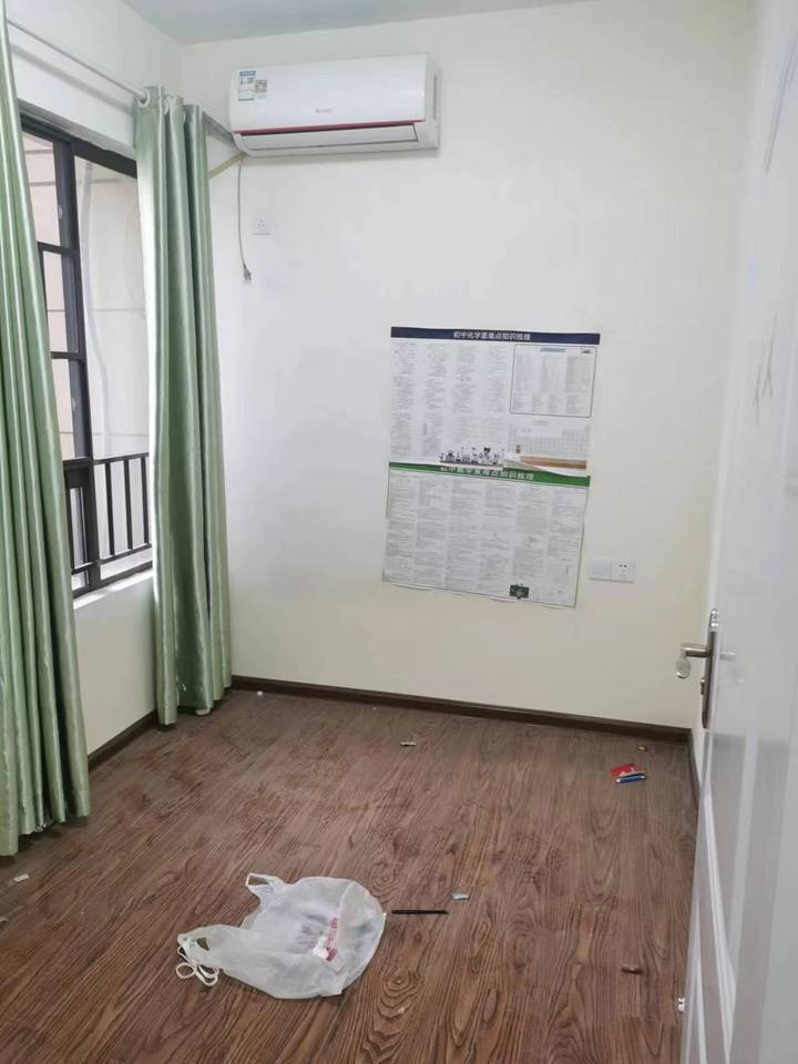 ​长沙市岳麓区法拍房  长沙卓越浅水湾法拍房  双学位！！