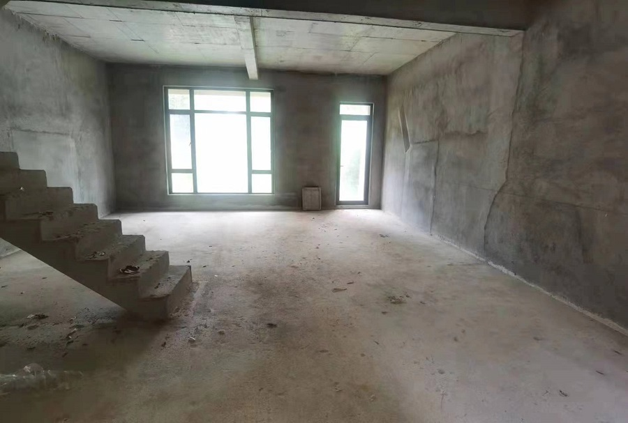 ​长沙望城区龙湖璟宸原著毛坯法拍房 望城区连排别墅3层楼总价300万元