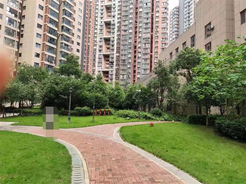 长沙开福区北辰三角洲毛坯法拍房 开福区地铁口双学位法拍房2室2厅1卫