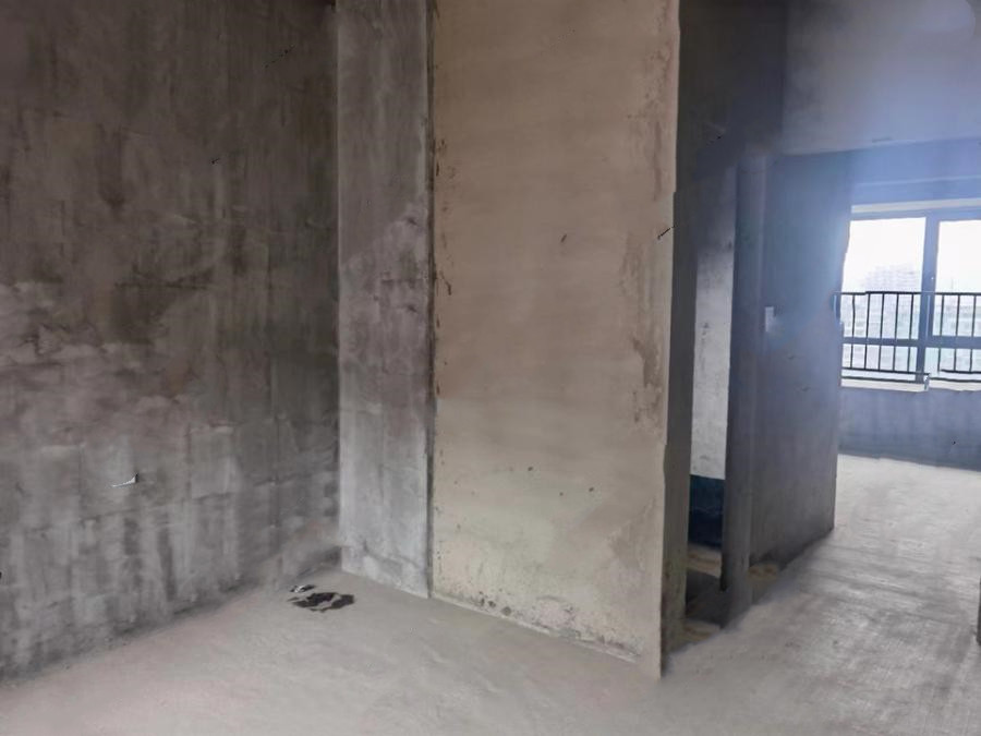 长沙岳麓区盛荟华园毛坯法拍房 岳麓区双学位大户型法拍房