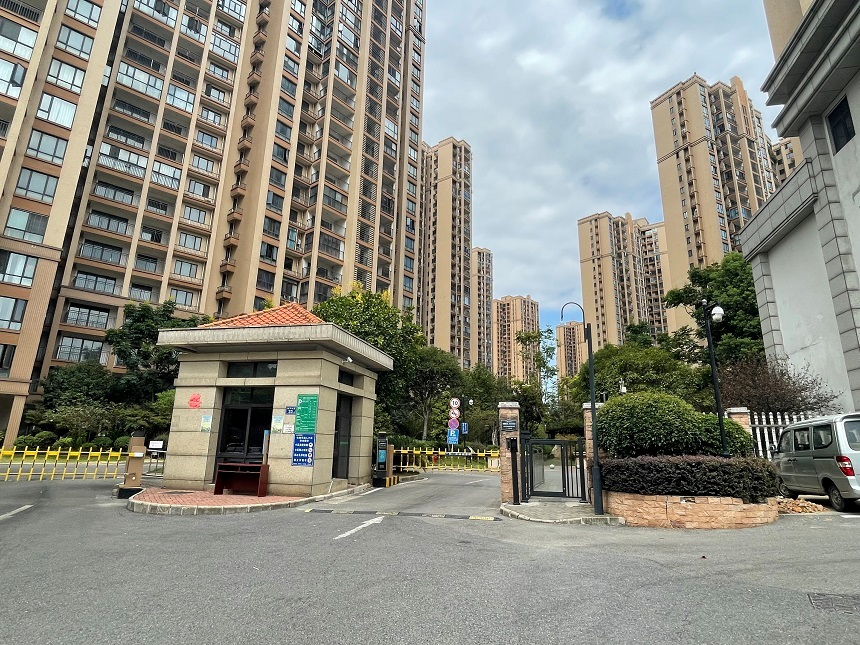 ​长沙市开福区德峰小区毛坯法拍房 开福区近鹅羊山地铁站4室2厅2卫法拍房