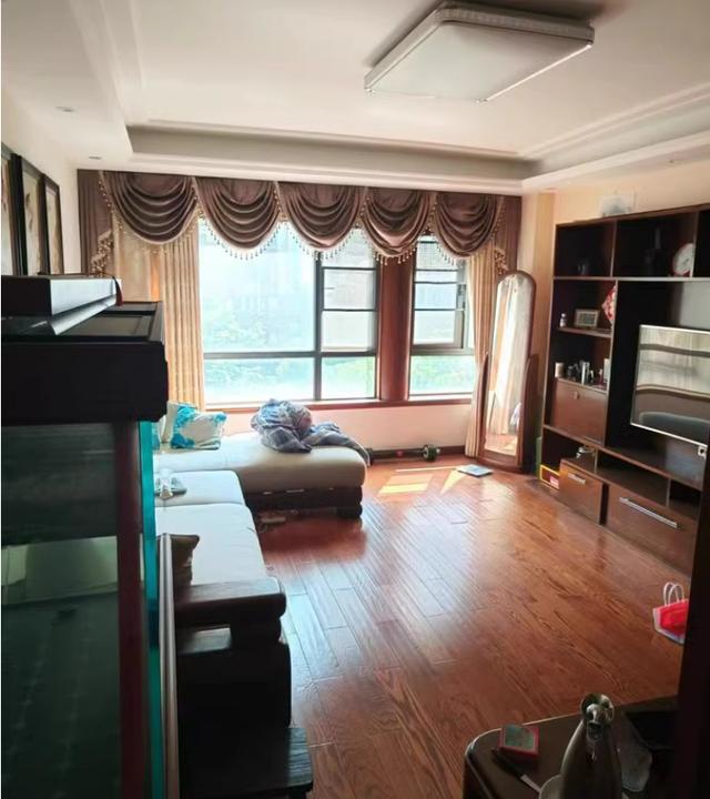 梅溪湖最好的学区法拍房是哪里 长沙梅溪湖最好的学区法拍房楼盘梅溪湖壹号 梅溪湖最好的学区法拍房是哪里 长沙梅溪湖最好的学区法拍房楼盘梅溪湖壹号