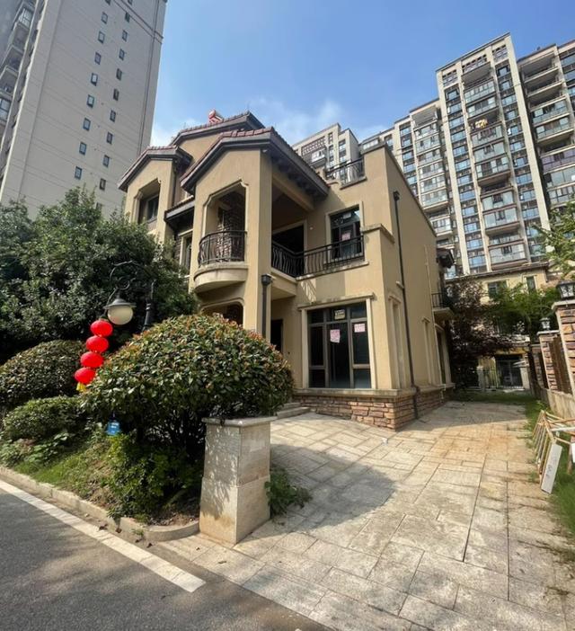 长沙碧桂园公园壹号别墅法拍房 长沙天心区双拼别墅法拍房最新消息