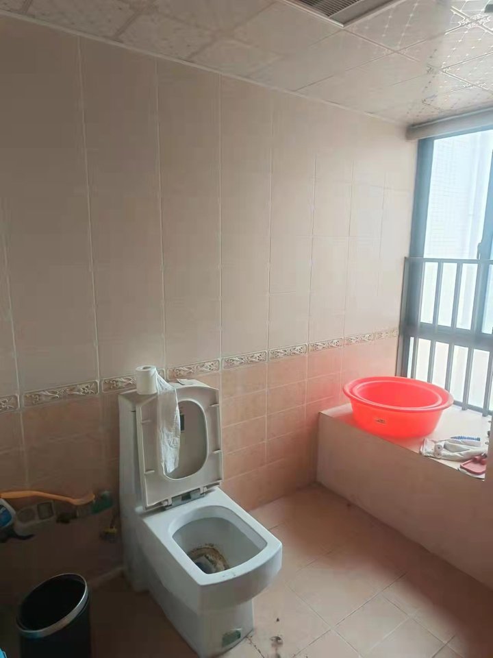 雨花区中城丽景香山法拍房的价格，带砂子塘吉联小学捡漏不要资格82万