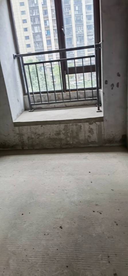 岳麓区梅溪青秀法拍房价格，230万精装起拍能捡漏法拍房带长郡梅溪湖中学