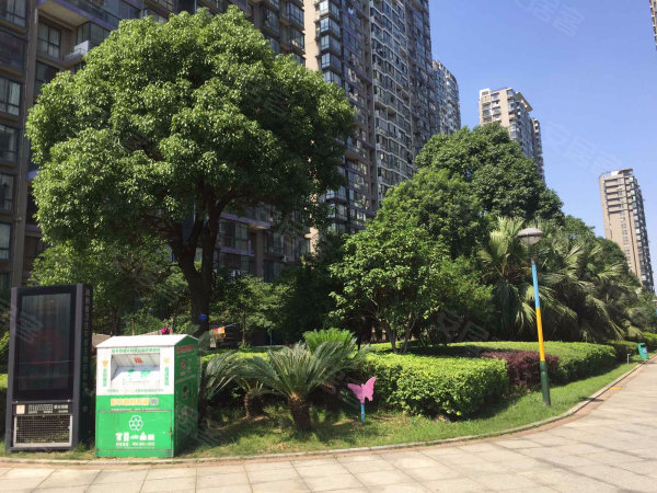 长沙开福区湘江世纪城法拍房(带学区房)