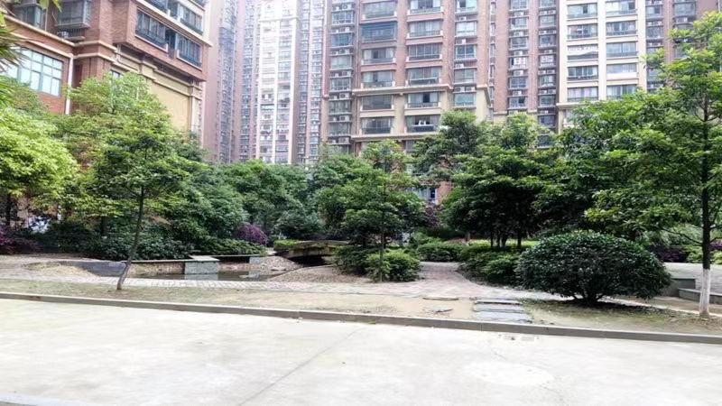 长沙市芙蓉区法拍房捡漏公告 长沙芙蓉区法院拍卖房东方新城东玺门