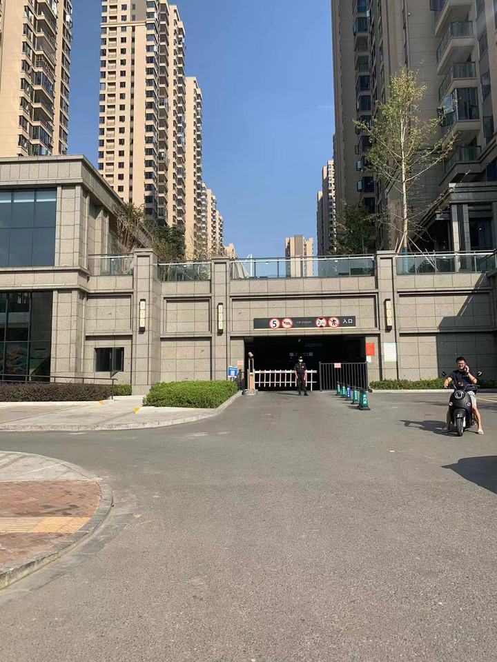 长沙最新法拍房房源 长沙雨花区长房东旭国际法拍房