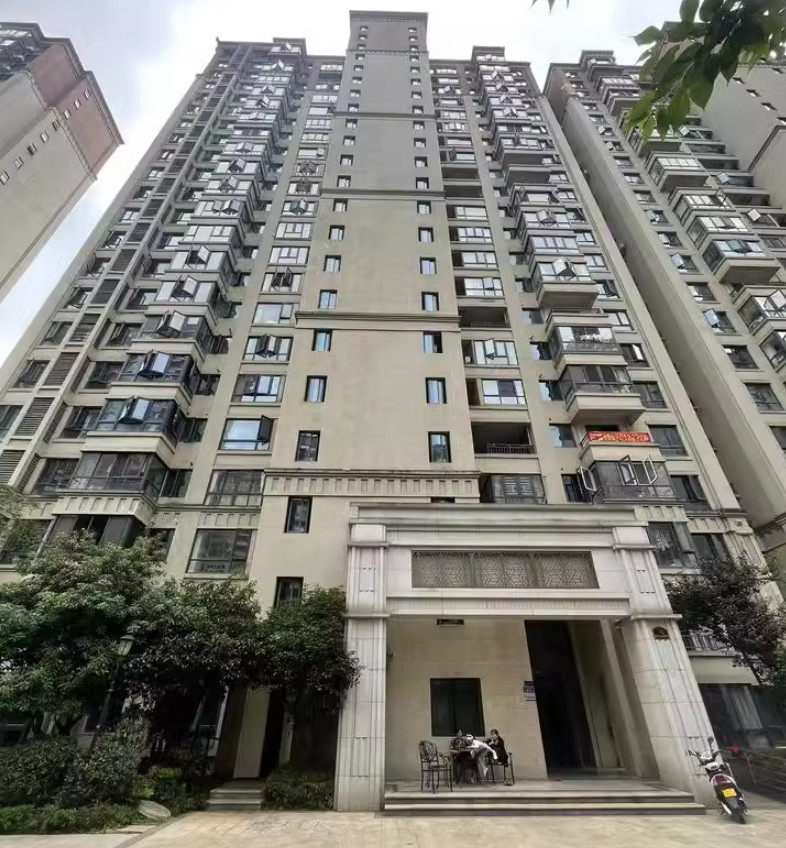 长沙南边法拍房五矿万境蓝山 长沙雨花区法拍房多少钱一个平方啊