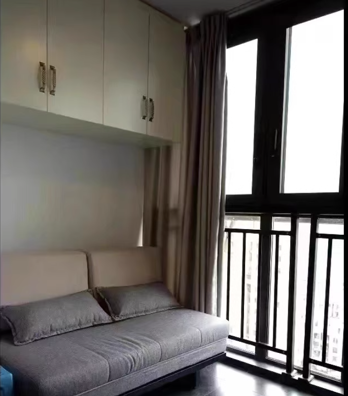 长沙卓越蔚蓝海岸法拍 长沙岳麓区滨江法拍房有多少套