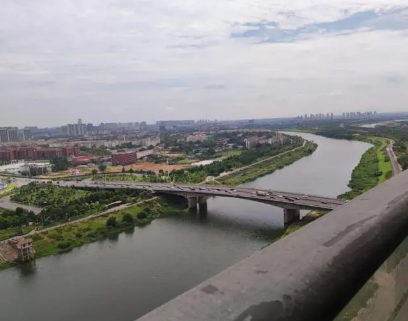 长沙阳光城尚东湾.愉景苑法拍房 长沙河景大平层法拍房最新消息