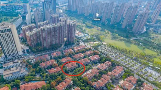 长沙天际湘府托斯卡纳别墅法拍房 长沙雨花区别墅法拍房有多少套房子