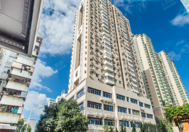 深圳法拍房能买吗-福田石厦地铁口100㎡精装住宅，众孚大厦幸运阁法拍房，425.8万起拍！